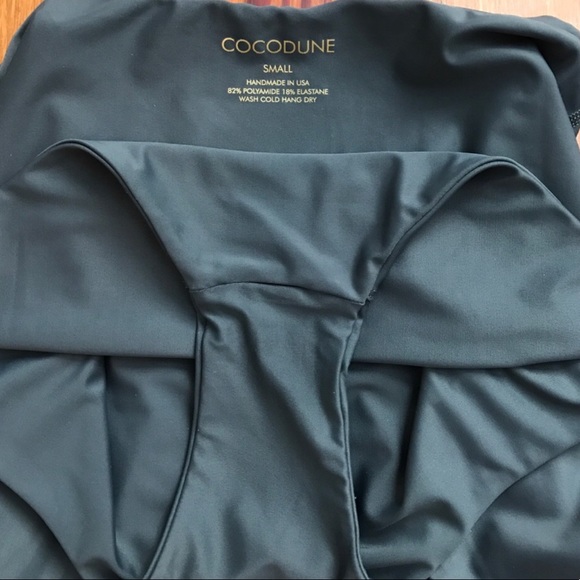 Sold out everywhere! Cocodune Director Deep V - Picture 4 of 5